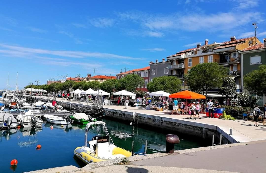 Apartmaji Soncek Izola Exterior foto